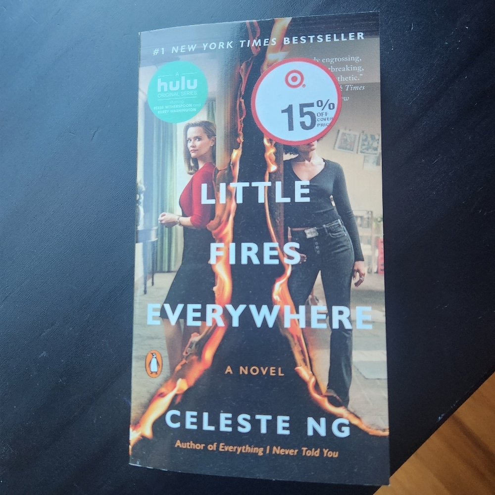 Little Fires Everywhere by Celeste Ng - Paperback